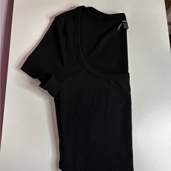 Black Ribbed Crop Top - Picture 3 of 3